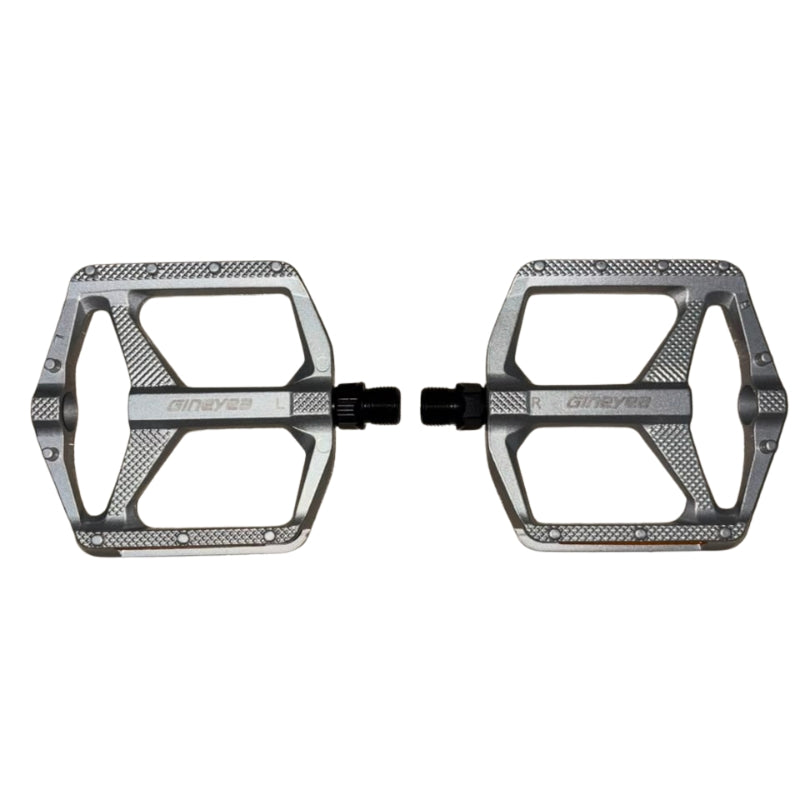 Pedales Gineyea MTB Aluminio Flat Sellado 2DU Plata Gris Con Pines