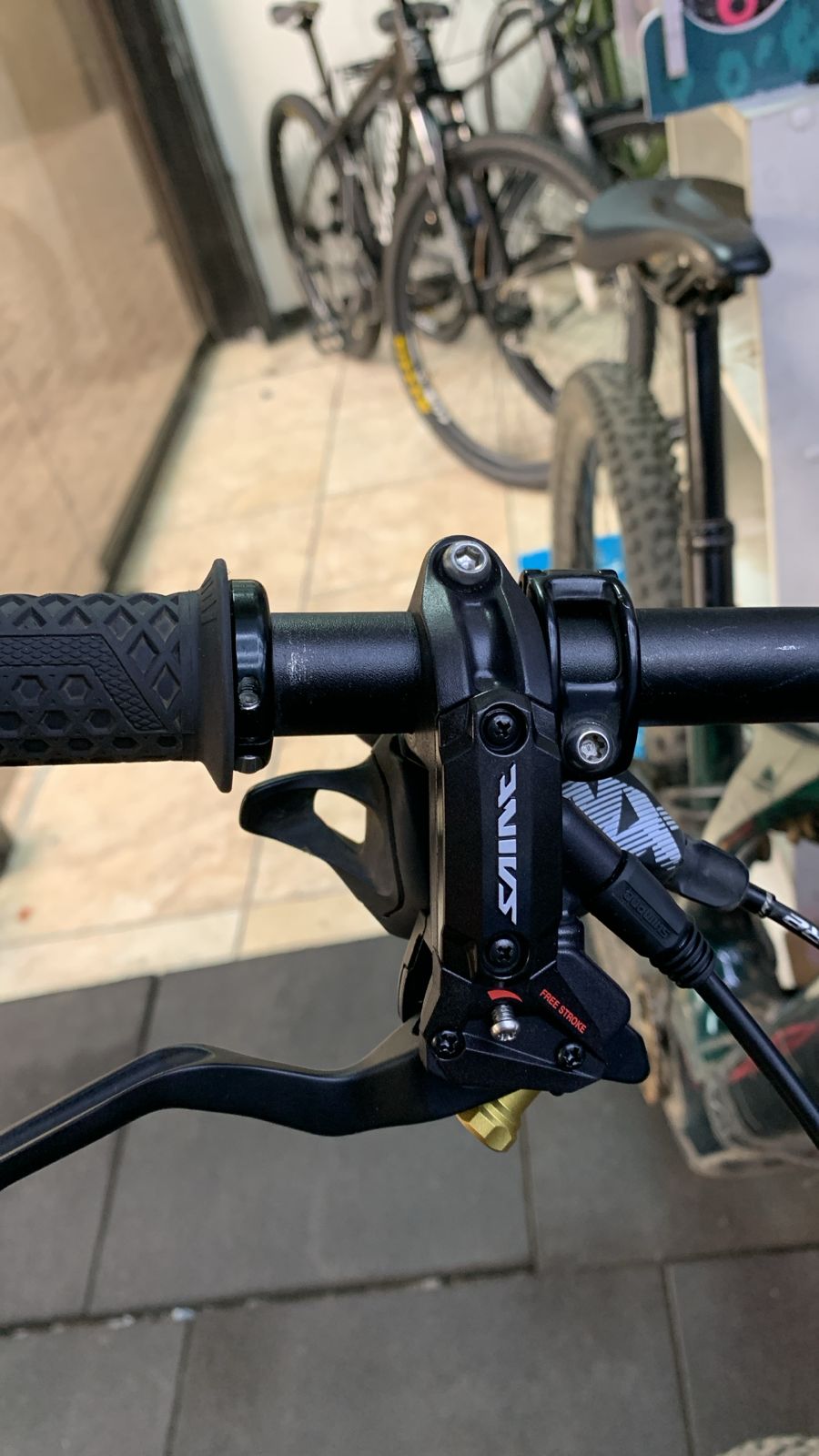 Frenos 4 pistones shimano Saint 810